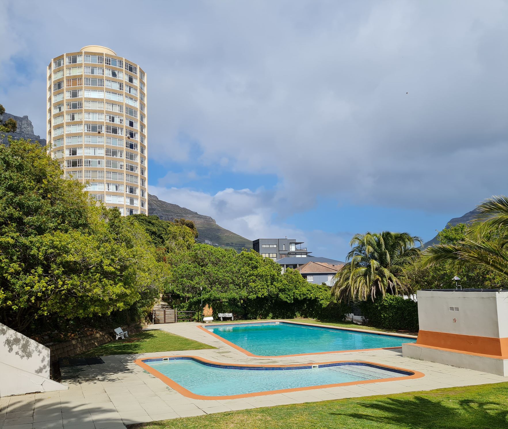 2 Bedroom Property for Sale in Vredehoek Western Cape